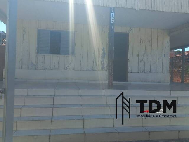 Casa para Venda em Barra do Bugres - 2